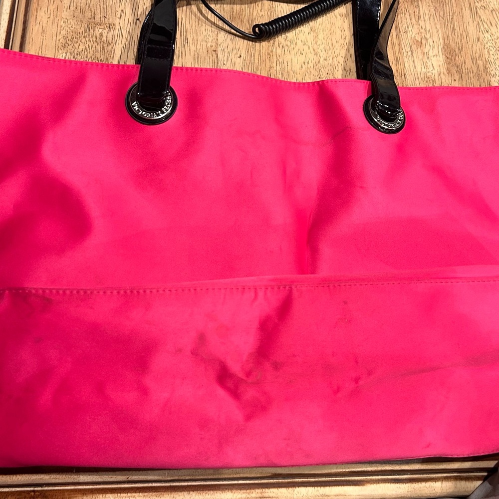 🌿Victoria's Secret Studded Pink Tote‎ with Black Handles - Picture 4 of 5
